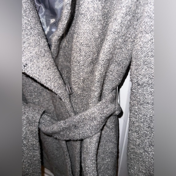 Circa 2012, Calvin Klein Grey Wool Coat, Size 6 - Picture 10 of 17